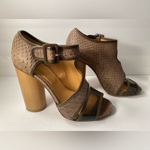 CLERGERIE Womens Brown Embossed Snake Print 1.5 Platfrom Padded Ankle Strap Woven Cyndras Open Toe Block Heel Buckle Leather Heeled main image 1